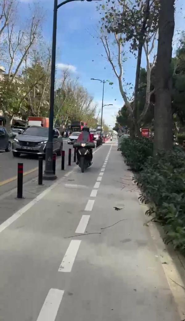 Bağdat Caddesi'ndeki tehlike! Bisiklet kullananlar isyan etti