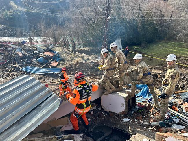 İki fay hattının keşiştiği kentte deprem hazırlığı! Özel eğitimli 80 tim oluşturuldu