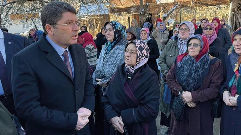 Bakan Tunç, Bartın'da eniştesi Adil Şahin'in cenazesine katıldı