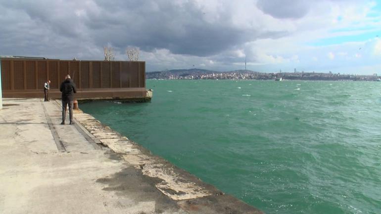 İstanbul'da kahraman seyyar satıcı! Herkes izleyip, video çekiyordu