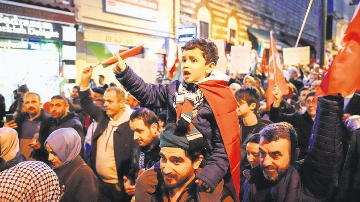 Şehitler ve Gazze için tek yürek