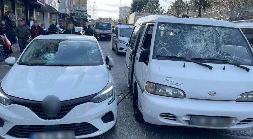 Trafikte birbirlerine balyozla saldıran sürücüler yakalandı