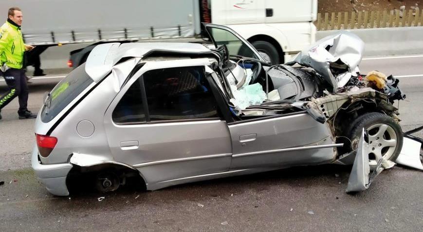 Memleketlerine giden polis memurları kaza yaptı! 1 ölü, 1 yaralı