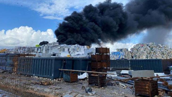 Manisa’da korkutan yangın: Ekipler sevk edildi