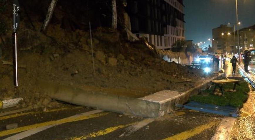 Pendik’te şiddetli yağmur okulun istinat duvarını çökertti