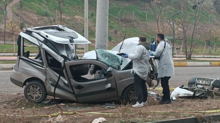 Batman’da araç direğe çarptı, sürücü öldü