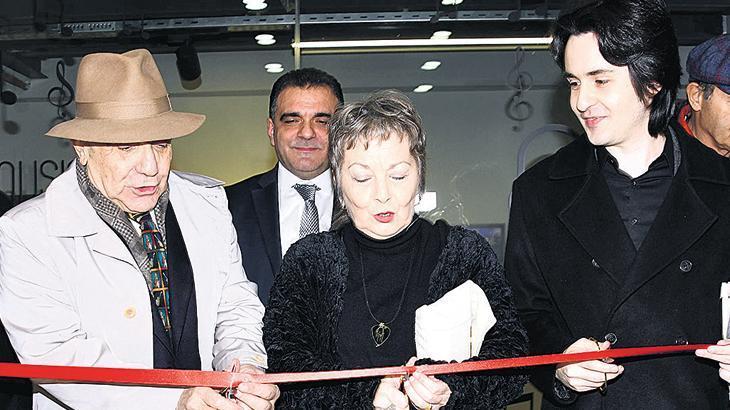 Özkan Uğur Müzik Stüdyosu açıldı