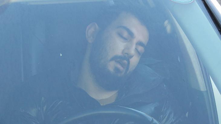 Direksiyon başında uyudu, trafik kilitlendi