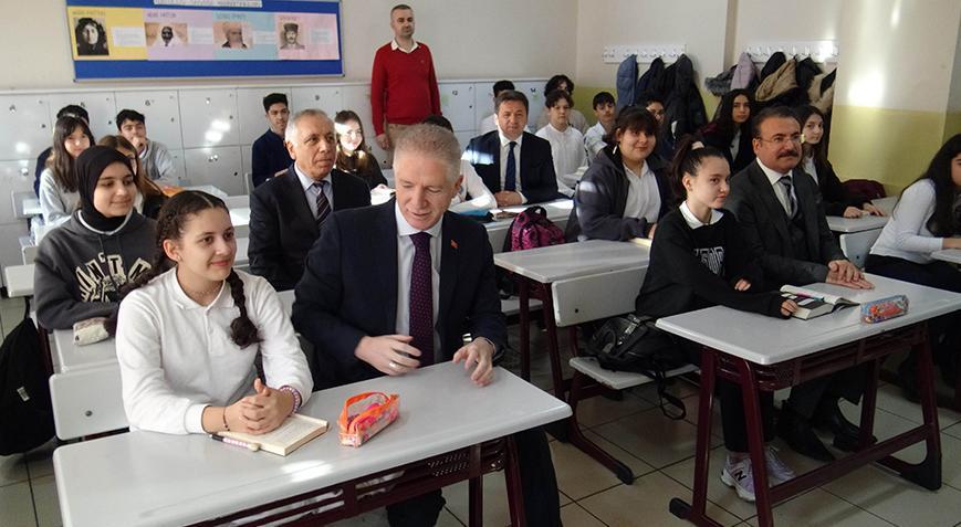 İstanbul Valisi Gül açıkladı! Öğrenciler için 4 ayrı proje hazırlanıyor