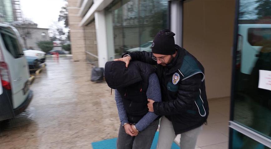 Tam uyuşturucuyu alırken fark edildi! Otobüsün kapıları kilitlendi ve polis çağırıldı