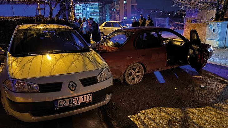 Konya’da feci kaza! İki otomobil kavşakta çarpıştı: 9 yaralı