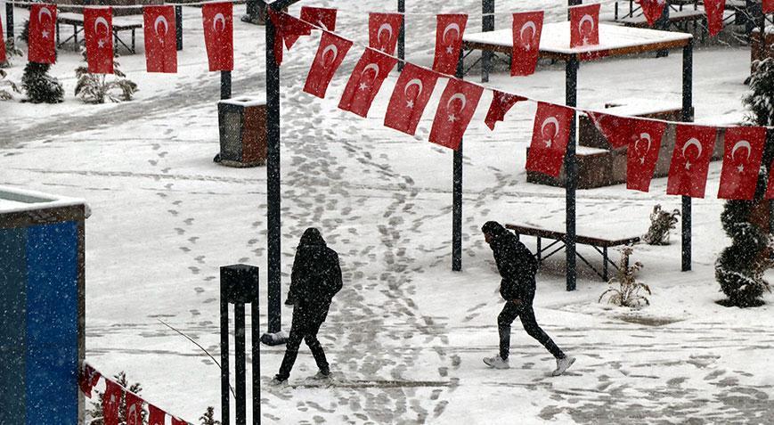 Van’da kar esareti! 429 yerleşim yerinin yolu ulaşıma kapandı