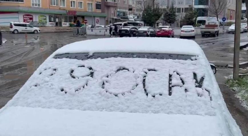 Çerkezköy beyaza büründü! Sürücüler zor anlar yaşadı