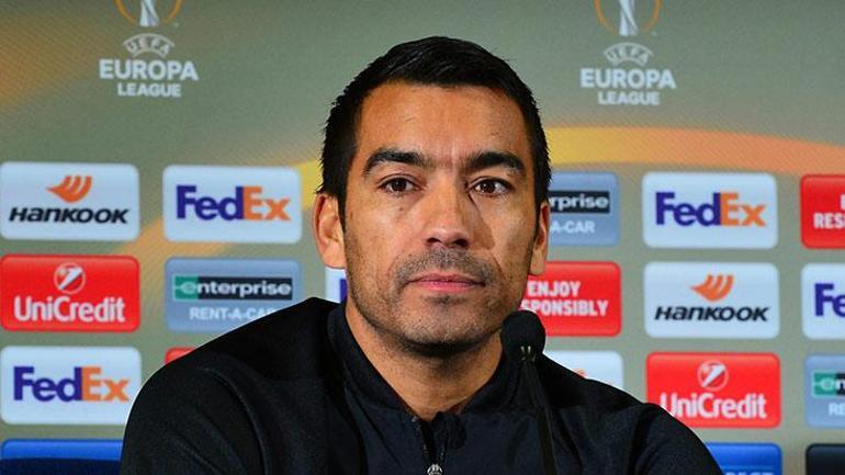 SON DAKİKA | Van Bronckhorst'un Beşiktaş'tan alacağı maaş belli oldu! Teknik ekibinde eski ünlü yıldız