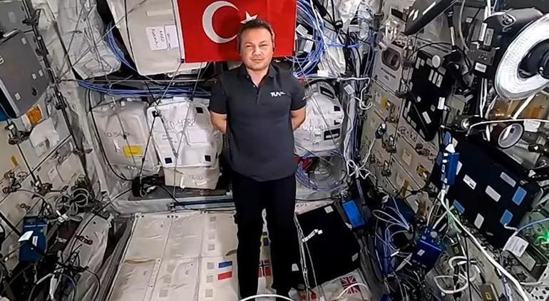 Astronot Gezeravcı'ya öğrencilerden Karadelik sorusu