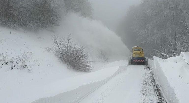 Kırklareli’ndeki kar kalınlığı 1 metreye ulaştı