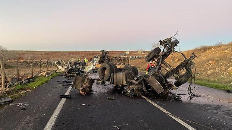 Şanlıurfa'da TIR'lar çarpıştı, 2 kişi öldü! Feci görüntüler