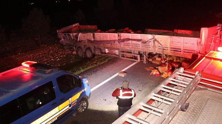 Şanlıurfa'da TIR'lar çarpıştı, 2 kişi öldü! Feci görüntüler