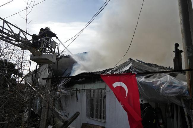 Sara hastası dayı 2 aylık Can bebeği alevlerin arasından aldı