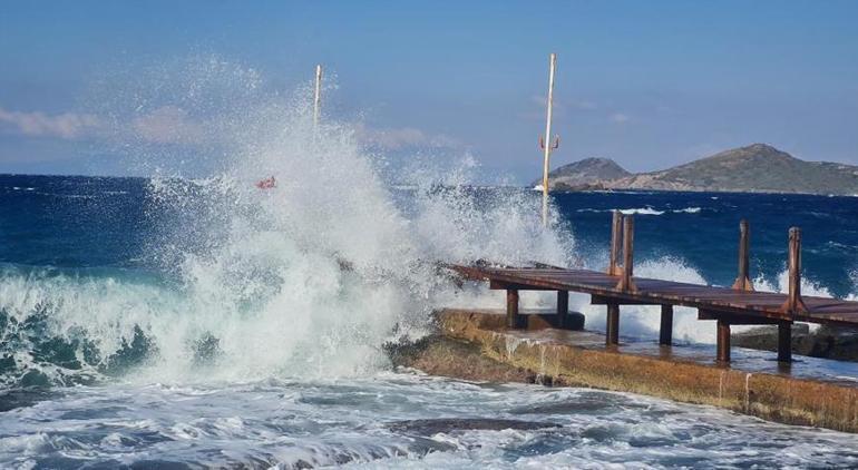 Bodrum fırtınaya teslim! Hava sıcaklığı iyice düştü