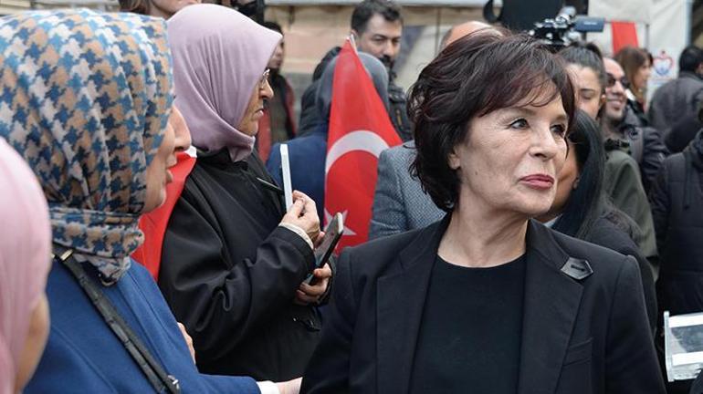 Hülya Koçyiğit’ten Diyarbakır annelerini ziyaret! 'Her zaman yanlarında olacağım'