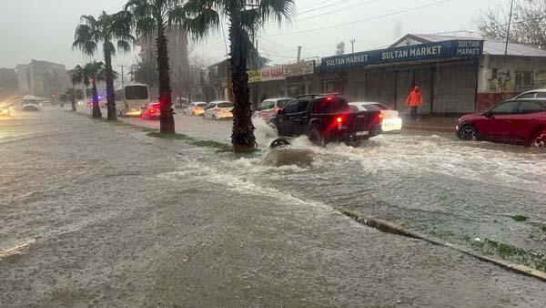 Son dakika! Antalya'dan acı haber! Bir kişinin cansız bedeni otomobilde bulundu