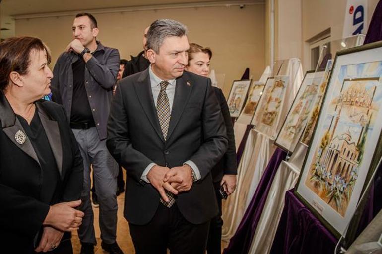 Depremi yaşayan Vali o günü anlatırken zorlandı: Çok ağır bir travmaydı