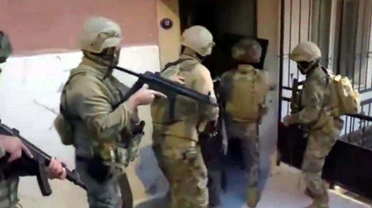 İzmir’deki FETÖ operasyonunda 23 gözaltı