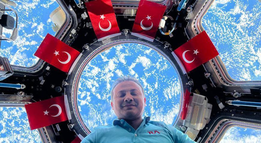 Dönüş yolculuğu ertelenen Alper Gezeravcı’dan mesaj var