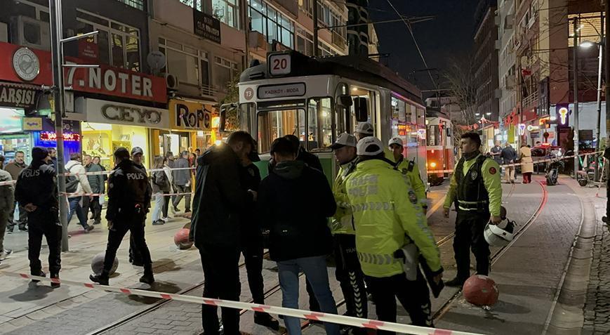 Kadıköy’de korkunç olay! 4 yaşındaki torununu kurtardı, tramvayın altında kalarak hayatını kaybetti