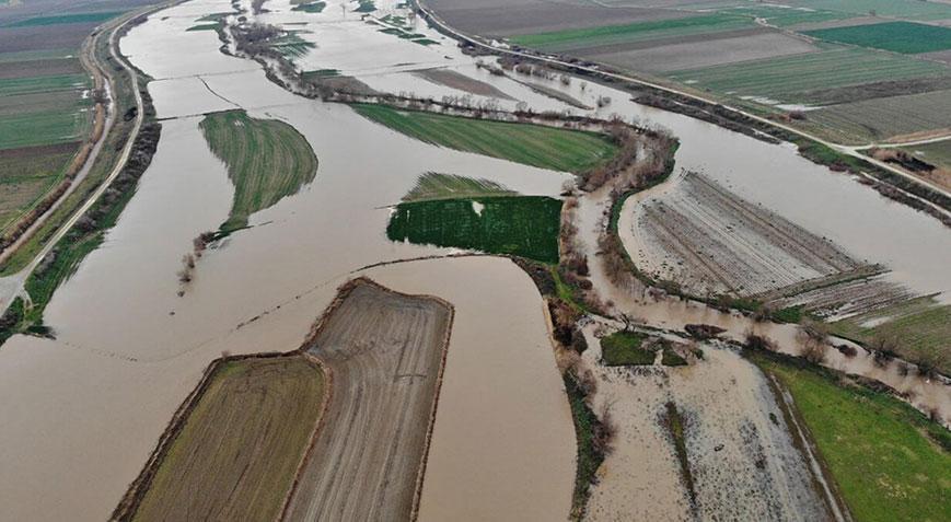 Çanakkale’de tarlalar su altında kaldı! ‘Çay yatağına yaklaşmayın’