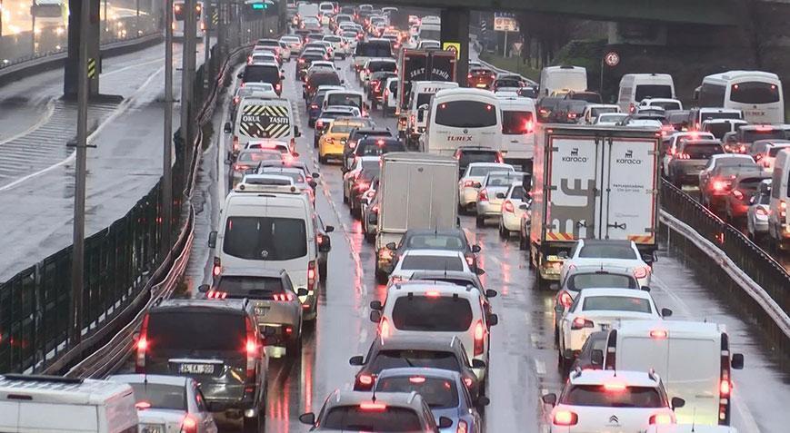İstanbul’da trafik yoğunluğu yüzde 78’e yükseldi