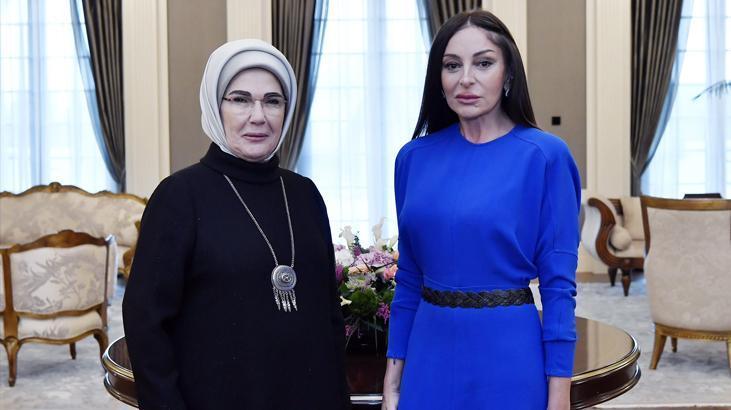 Emine Erdoğan Aliyev’in eşi Mehriban Aliyeva ile bir araya geldi