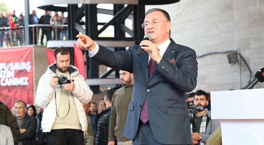 Lütfü Savaş: Ben Hatay garip ve mahzun olmasın diye adayım