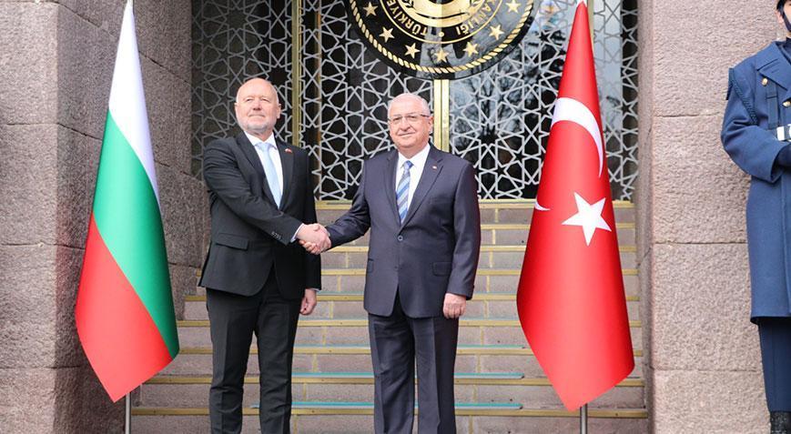 Bakan Güler, Bulgar mevkidaşı ile bir araya geldi