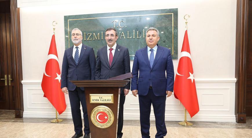 Cumhurbaşkanı Yardımcısı Cevdet Yılmaz İzmir Valiliği’ni ziyaret etti