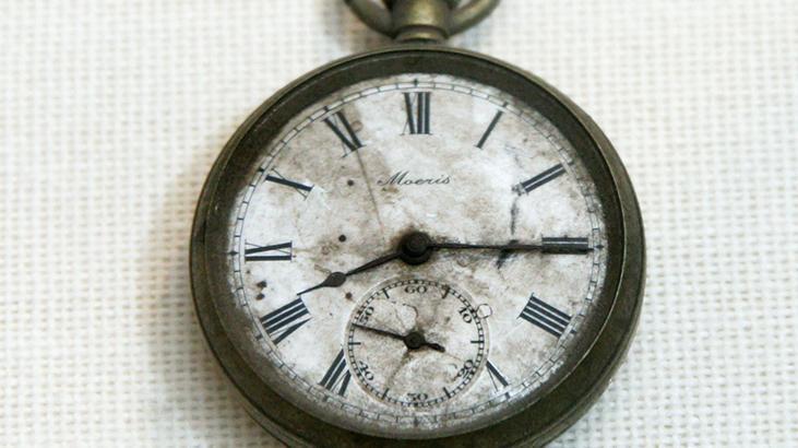 atom bombasının atıldığı anı gösteren saat rekor fiyata satıldı