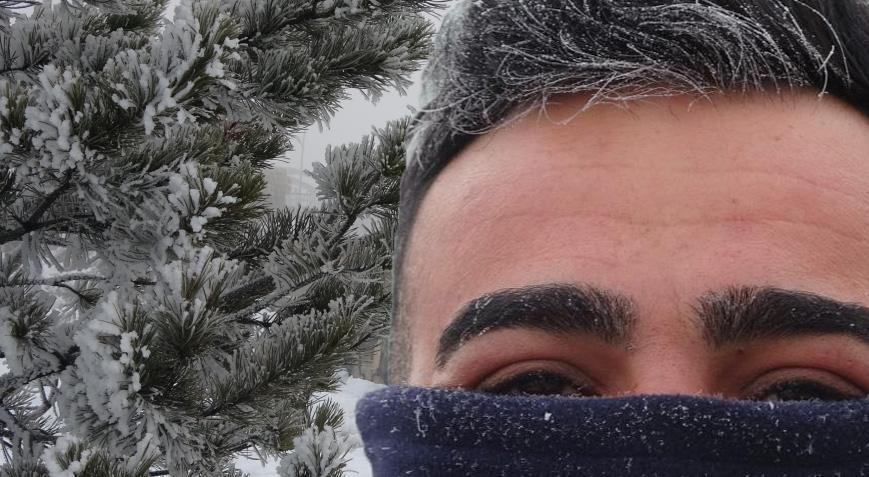 Kentte dondurucu soğuklar devam ediyor! İnsanların kaşları, kirpikleri buz tutuyor