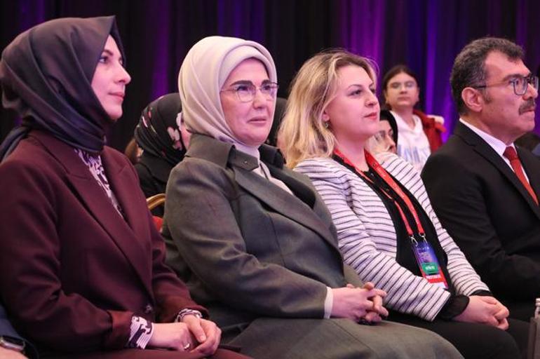 Emine Erdoğan: Alatlı bir ülke uğruna savaştı