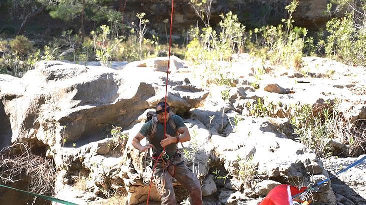 60 metrelik uçuruma kurduğu hamağın halatı koptu, 20 metrelik boşluğa düştü