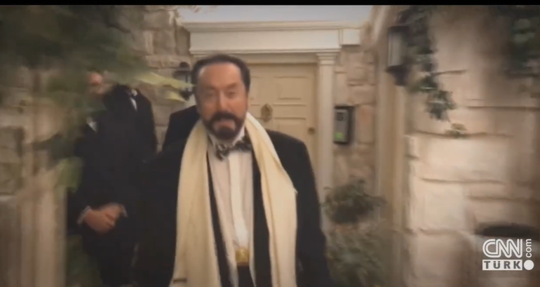 Adnan Oktar'ın cezavi günleri deşifre oldu! 1 ayda, 21 kadın avukat