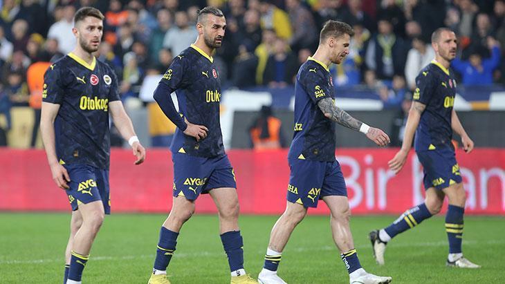Fenerbahçe’de İsmail Kartal ve kaptanlardan acil durum toplantısı!