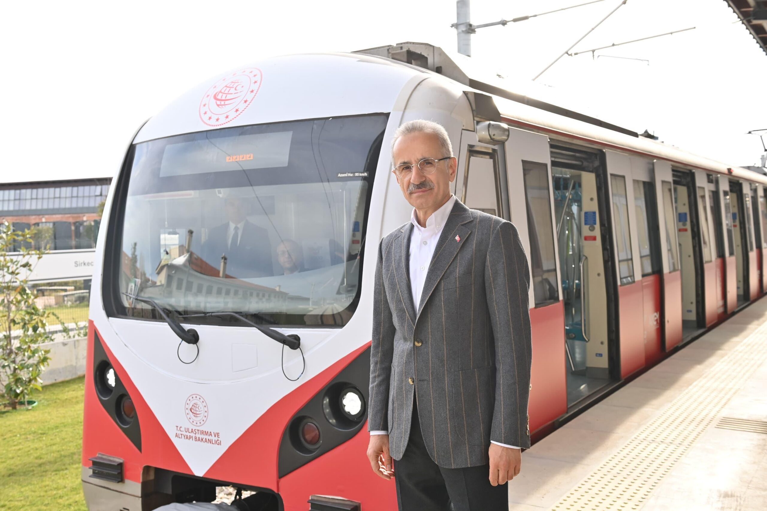 Bakan Uraloğlu açıkladı! İstanbul’da iki metro hattının açılış tarihi belli oldu