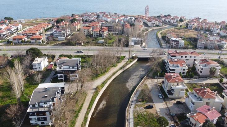 İki yakada komşular 3 dakika arayla oruçlarını açıyorlar