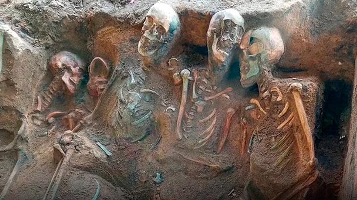 Avrupa’nın göbeğinde toplu mezar! Dünyanın konuştuğu kare, kadın ve çocukları gömdüler