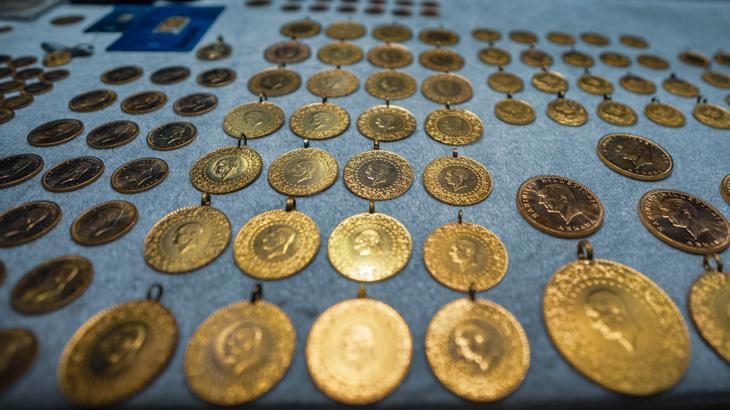 Darphane çift vardiyaya geçti: Kuyumcular satacak altın bulamıyor! İşte sebebi