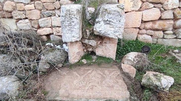 Evinin bahçesinde kaçak kazı yaptı, yakalandı