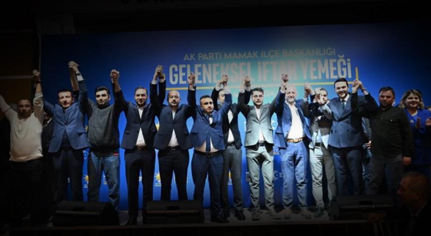 Mamak’ta CHP’ye şok! 50 üye istifa edip AK Parti’ye katıldı