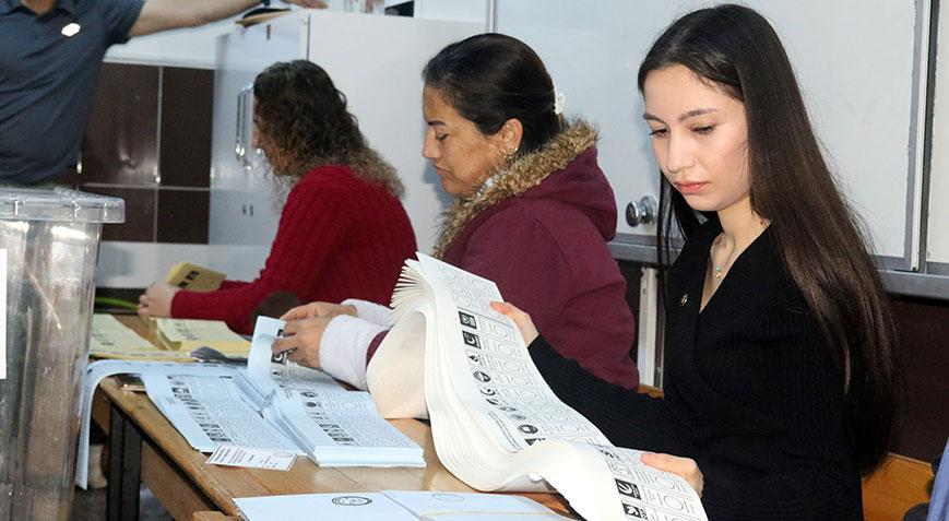 Antalya’da oy verme işlemleri başladı