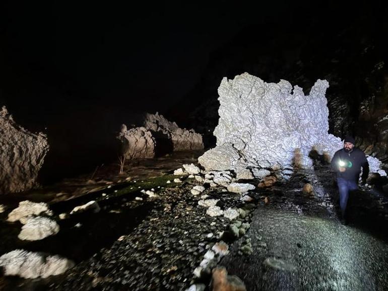 Van'da kar yağışı etkili oldu! Okullar tatil edildi, iki ayrı bölgeye çığ düştü